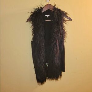 Cabi Vest Womens Size XS Black Faux Fur Trim Open Front Sleeveless Sweater